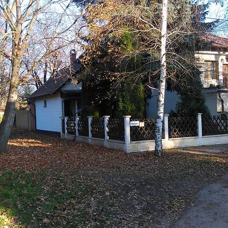 Napsugár Vendégházikó Orosháza Extérieur photo