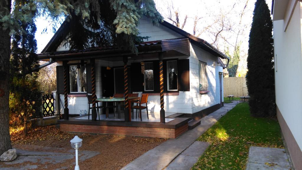 Napsugár Vendégházikó Orosháza Extérieur photo